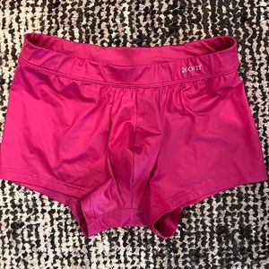 MOOD NO SHOW TRUNKS IN SIZE SMALL IN COLOR-WAY FUSHIA PINK